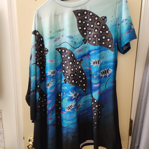 Spotted Manta Rays Super Drape Top - Picture 3 of 9